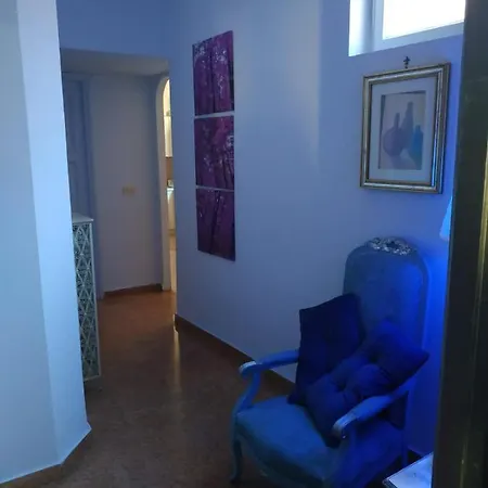 Around The Corner Colosseo 4*