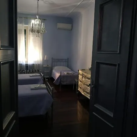 فندق مبيت وإفطار Around The Corner Colosseo روما