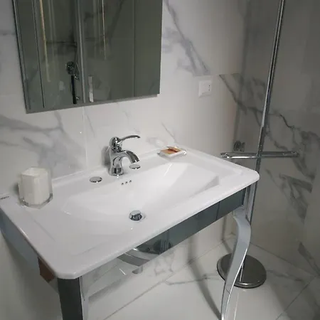 Around The Corner Colosseo