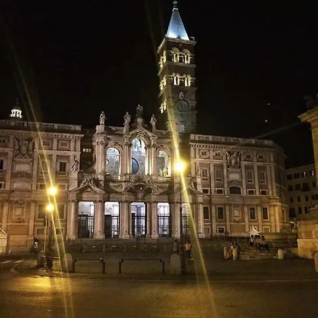Around The Corner Colosseo
