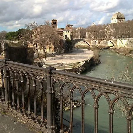 Around The Corner Colosseo فندق مبيت وإفطار روما