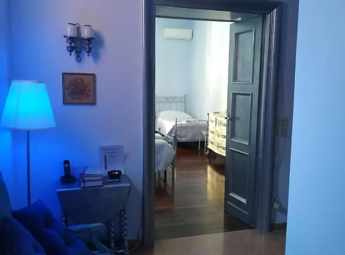 Around The Corner Colosseo