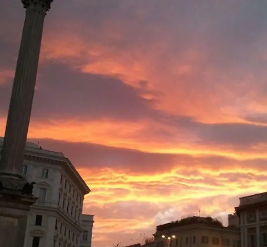 Around The Corner Colosseo 4*